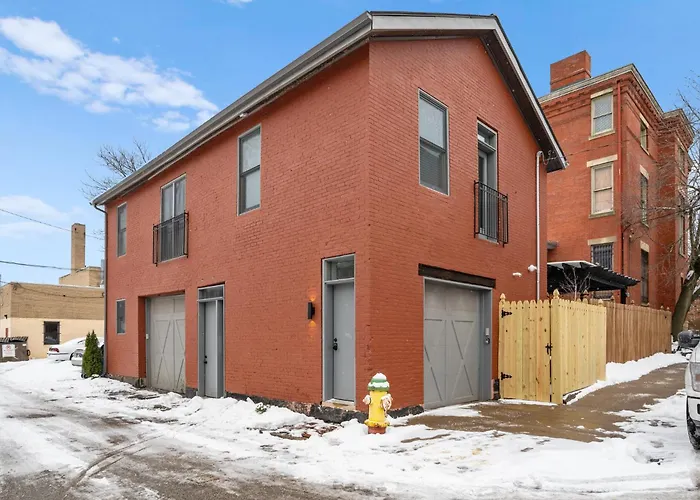 Ferienhaus Luxurious Design | Easy Access To Downtown | Sleeps 4 *