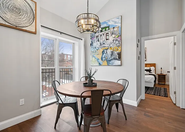 Luxurious Design | Easy Access To Downtown | Sleeps 4 Ferienhaus *