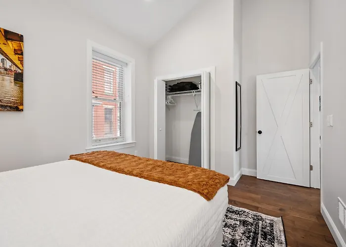 Luxurious Design | Easy Access To Downtown | Sleeps 4 Ferienhaus *