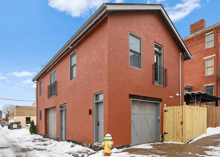Luxurious Design | Easy Access To Downtown | Sleeps 4 Ferienhaus Pittsburgh